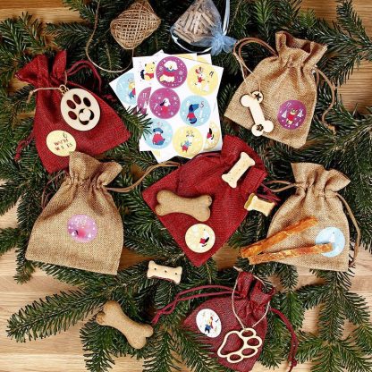 1 st. Adventskalender jute zakjes 12 x 15 cm en 13 x 18 cm bordeau en lichtbruin