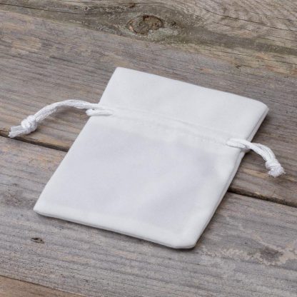 10 stuks Fluwelen zakjes 8 x 10 cm - wit - Afbeelding 2